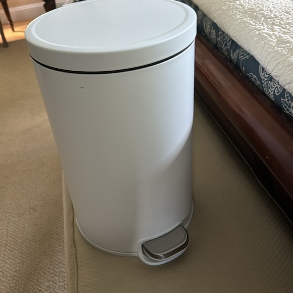 15" inch tall waste paper basket with removable insert - Picture 2 of 5